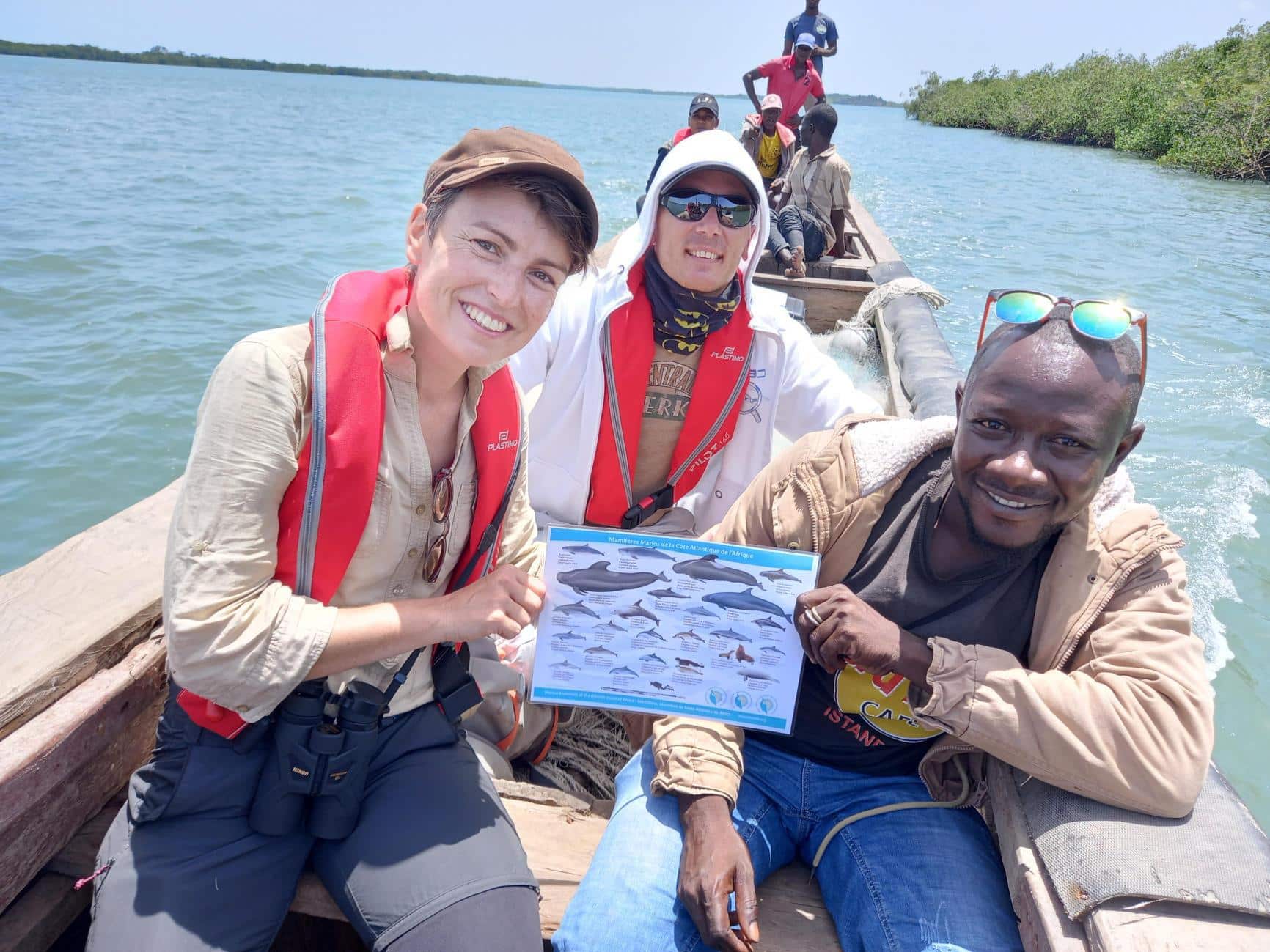 Inventaire en bateau du projet de conservation du dauphin à bosse de l’Atlantique en Guinée